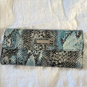 Kenneth Cole Reaction gray faux snakeskin leather large clutch wallet purse bag